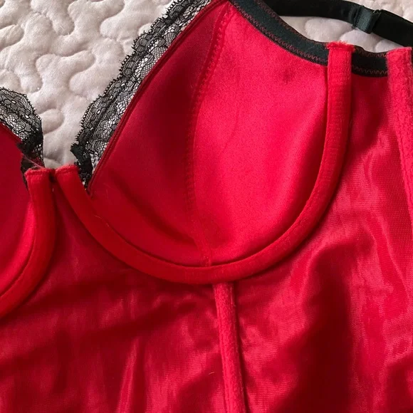 Cacique Red and Black Lace Bra - Picture 5 of 13